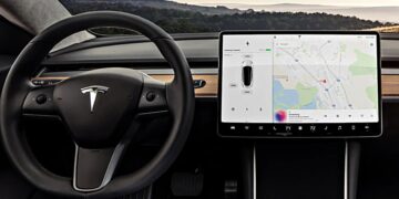 Tesla homenajea a esta película en su nueva campaña