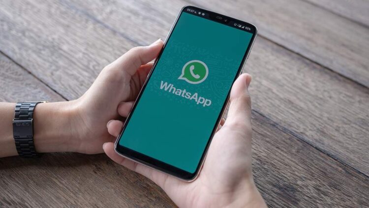 Confirmado: así es como WhatsApp te permitirá añadir enlaces a tu Instagram y a tu Facebook en tu perfil 1 WhatsApp te permitirá añadir enlaces a tu Instagram y a tu Facebook