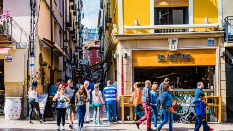 Confirmado: la calle donde mejor se come de toda Europa está en España... y su historia te va a sorprender 1 La calle donde mejor se come de toda Europa está en España