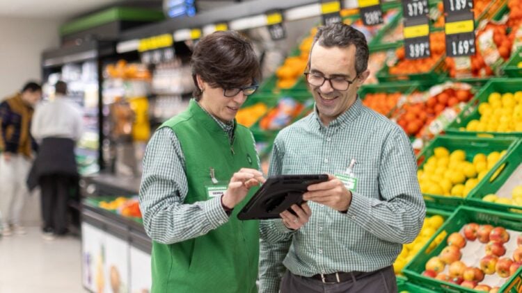 Juan Roig, sobre el sueldo de los trabajadores de Mercadona: "Hay que cuidar muy bien al empleado" 1 El sueldo de los trabajadores de Mercadona