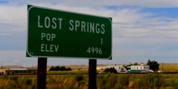 No noise, no traffic... no neighbors - this is the town with only 6 inhabitants in the entire United States... and what you discover there will thrill you...