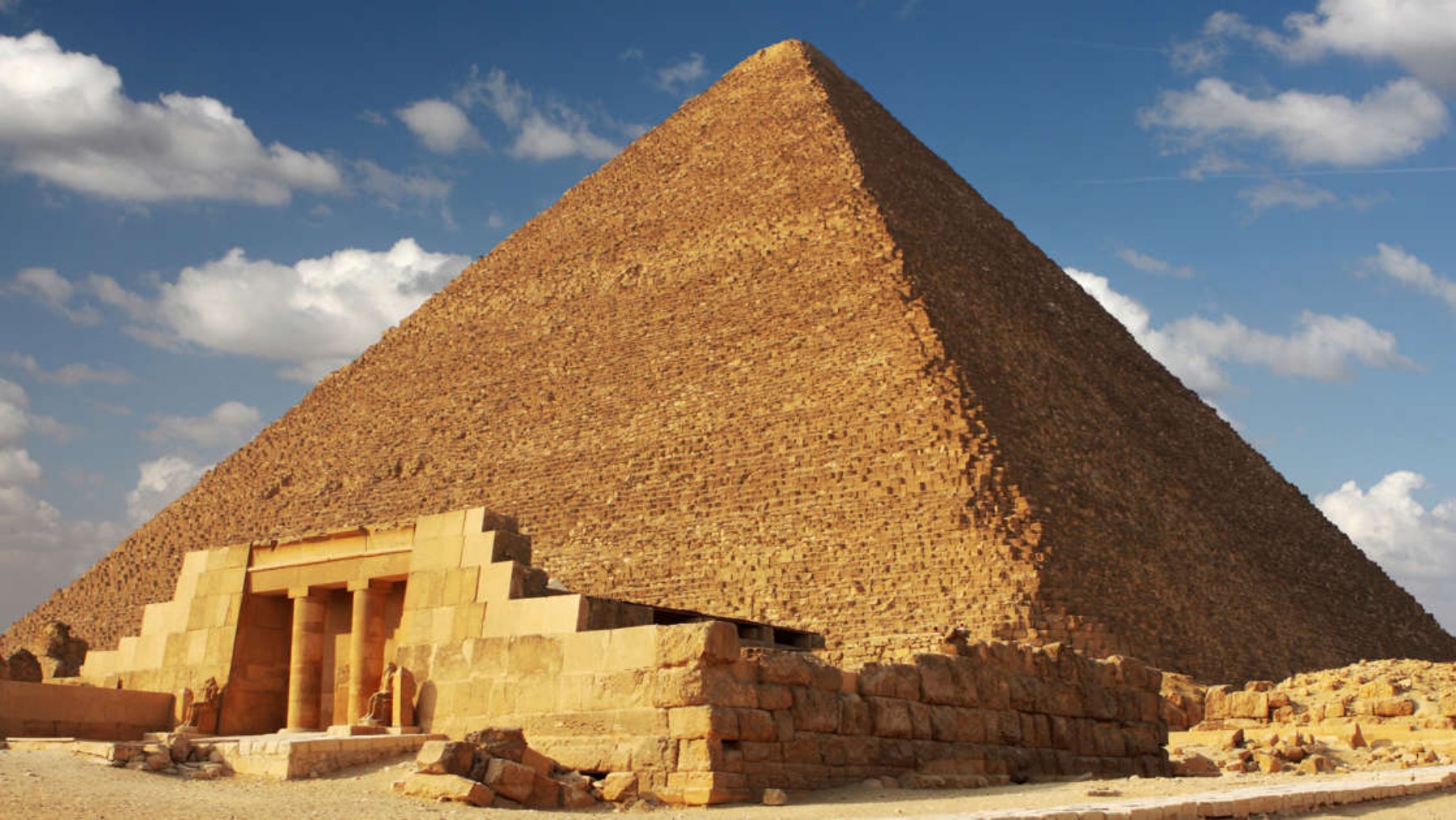 Farewell to the myth of slaves in Egypt - this is how the real builders of the Cheops pyramid lived, according to the latest finds