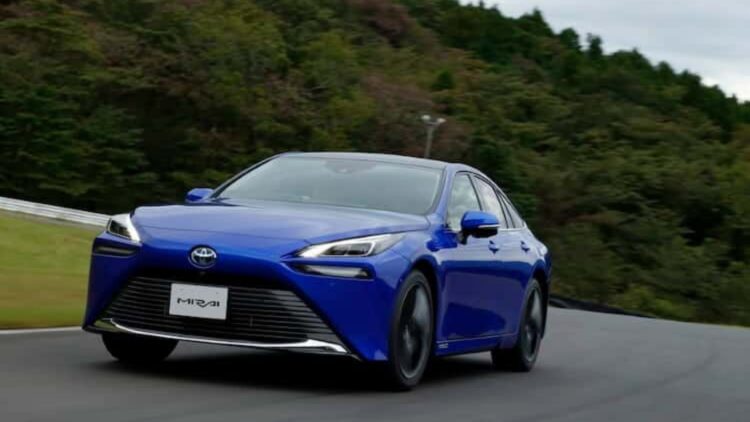 It's official—Toyota challenges Tesla and leads a revolution with its hydrogen engine and a new agreement with BMW to change global mobility