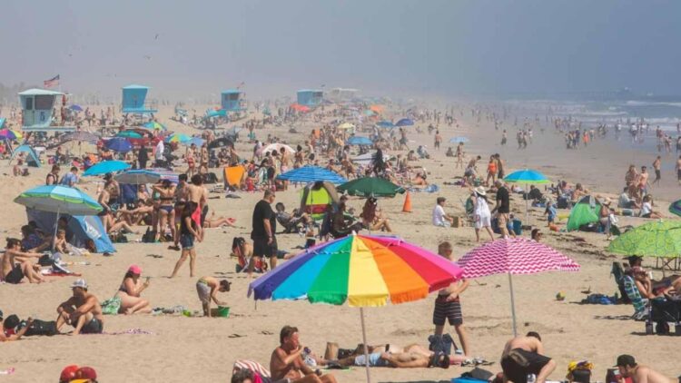 These 10 beaches were once considered spectacular, but now tourists describe them as dirty, noisy and overcrowded