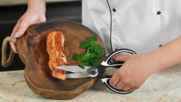 The best-kept secret of chefs: how a pair of inexpensive kitchen scissors can replace half a drawer of utensils