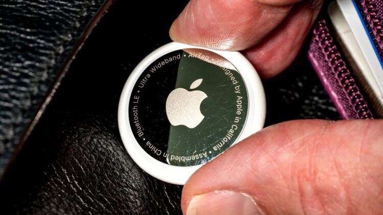 Confirmed by the TSA and FAA—yes, you can carry an AirTag in your checked or carry-on luggage—here's how it works and why it's completely safe to travel with them on your flights 1 Confirmed by the TSA and FAA—yes, you can carry an AirTag in your checked or carry-on luggage—here's how it works and why it's completely safe to travel with them on your flights