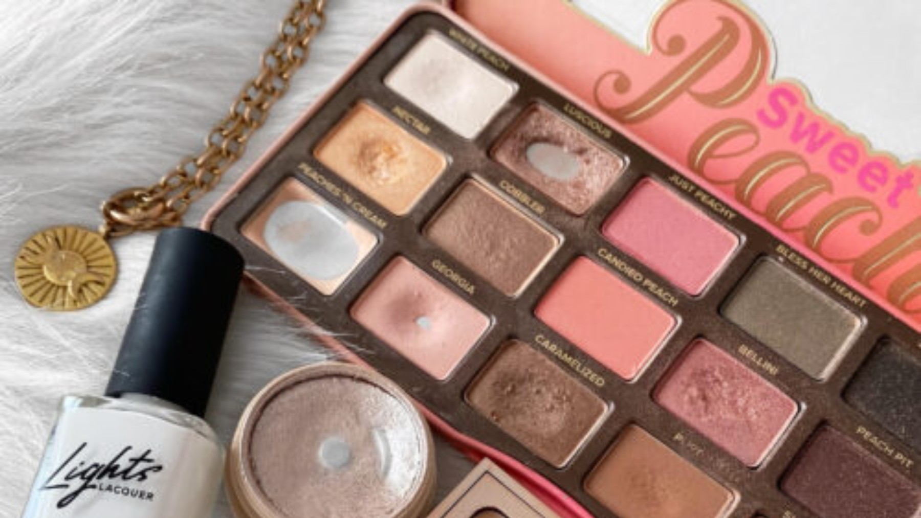 She opens a forgotten box at her parents' house and what she finds transports her straight to 2016—the palettes and makeup products that defined an entire generation. 1 She opens a forgotten box at her parents' house and what she finds transports her straight to 2016—the palettes and makeup products that defined an entire generation.