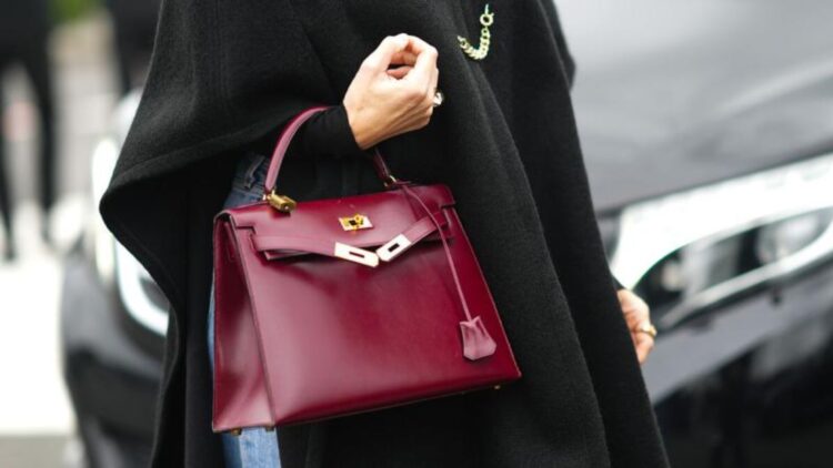 Confirmed—these fashion items—from Pandora to Macy’s short-sleeved blouses—are silent status symbols that can close doors without you even knowing it