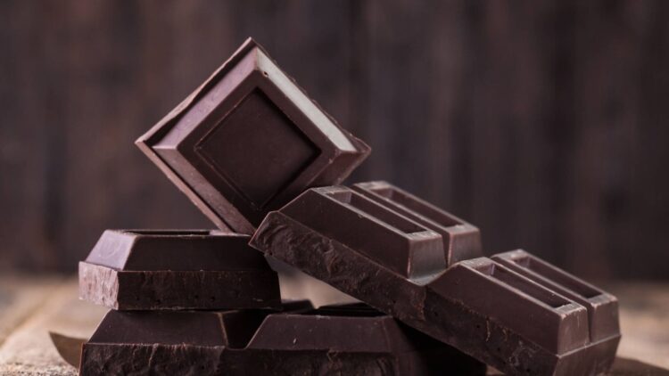 Good news for those with a sweet tooth—nutritionists endorse one or two ounces of dark chocolate daily as part of a balanced diet 1 Good news for those with a sweet tooth—nutritionists endorse one or two ounces of dark chocolate daily as part of a balanced diet