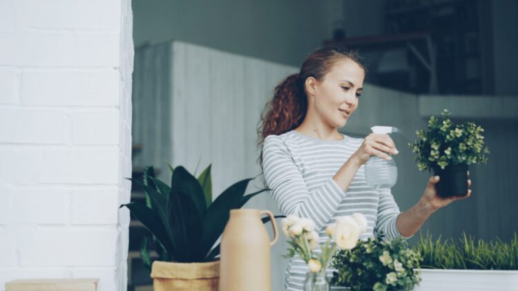 Confirmed by experts—the practice of puttering, the art of “doing things without rushing,” is already emerging as the new philosophy of mental well-being in the face of stress and multitasking that dominate our society