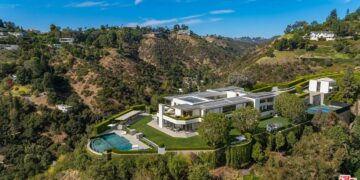 The most expensive divorce in Los Angeles—the $175 million Pritzker Estate mansion in Bel-Air remains unsold following the legal battle between Tony and Jeanne Pritzker