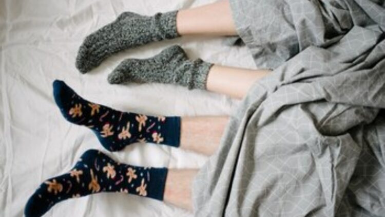 The simple trick to fall asleep faster recommended by a Harvard doctor—all you need is a pair of socks 1 The simple trick to fall asleep faster recommended by a Harvard doctor—all you need is a pair of socks