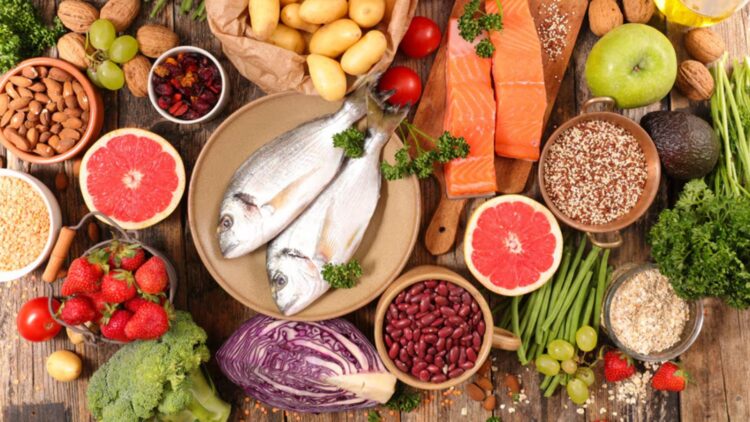 Confirmed by science—garlic, walnuts, and olive oil are key to keeping arteries clean and flexible