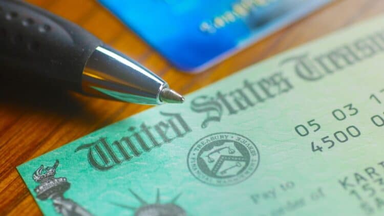 It's official—on Friday, October 31, SSI advance checks will arrive for millions of beneficiaries in the U.S. 1 It's official—on Friday, October 31, SSI advance checks will arrive for millions of beneficiaries in the U.S.