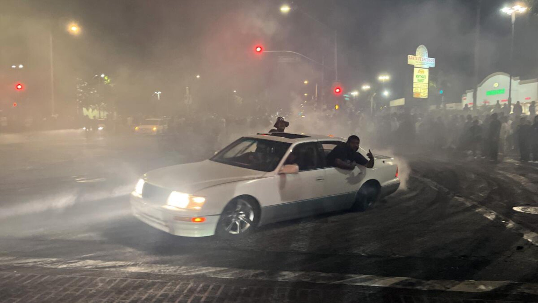 Confirmed—driving over 100 miles per hour is now a crime in Florida—the new law that puts an end to the culture of speeding in the US