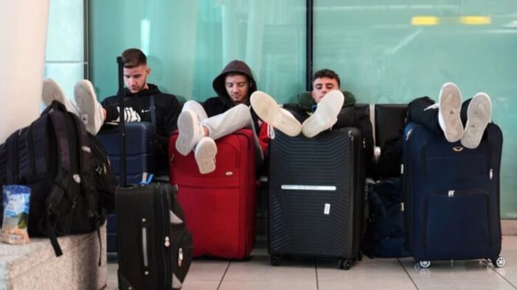 It's official—more than 3,000 flights delayed in the US due to the government shutdown and staffing crisis at airports 1 It's official—more than 3,000 flights delayed in the US due to the government shutdown and staffing crisis at airports