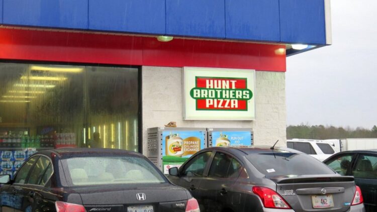 Goodbye to Domino's and Pizza Hut—The hidden pizza giant—the chain with more than 10,000 locations in the US that surpasses the big companies
