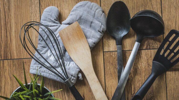 The reason will surprise you—these kitchen utensils release toxic substances every time you cook 1 The reason will surprise you—these kitchen utensils release toxic substances every time you cook