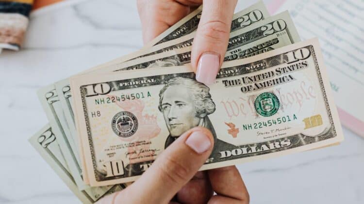 The IRS warns that millions will overpay this year and receive a ‘surprise check’ in 2026 1 The IRS warns that millions will overpay this year and receive a ‘surprise check’ in 2026