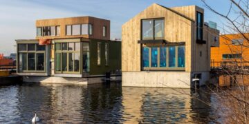 Floating architecture—this country is revolutionizing housing with floating homes that rise and fall with the floods 18 Floating architecture—this country is revolutionizing housing with floating homes that rise and fall with the floods