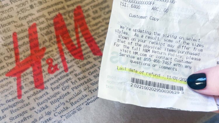 Goodbye to free returns—H&M extends returns until January 2026, but introduces a hidden fee that is outraging millions of shoppers... here are the details 1 Goodbye to free returns—H&M extends returns until January 2026, but introduces a hidden fee that is outraging millions of shoppers... here are the details