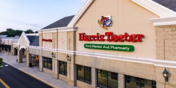 It's official—Harris Teeter, owned by Kroger, will open five new supermarkets in Florida, North Carolina, and South Carolina 20 It's official—Harris Teeter, owned by Kroger, will open five new supermarkets in Florida, North Carolina, and South Carolina