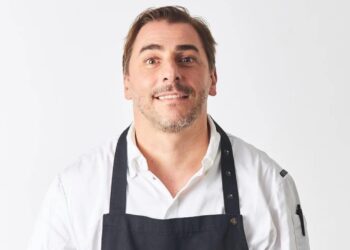 Jordi Roca's ultimate trick for making roast chicken crispy on the outside and juicy on the inside