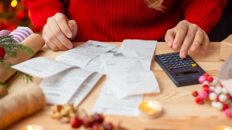 Christmas spending 2025—the 2025 season looks strong, but inflation reveals that we are buying less and paying more, according to Mastercard and the Fed 1 Christmas spending 2025—the 2025 season looks strong, but inflation reveals that we are buying less and paying more, according to Mastercard and the Fed