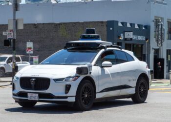Bad news for the promise of driverless cars—Waymo's mistake at a police checkpoint puts public confidence in check, and the reason will surprise you 2 Bad news for the promise of driverless cars—Waymo's mistake at a police checkpoint puts public confidence in check, and the reason will surprise you