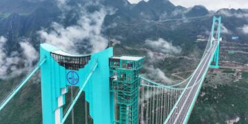 No tunnels or slow routes—the new Guizhou bridge replaces the old two-hour journey with a crossing that takes just two minutes 19 No tunnels or slow routes—the new Guizhou bridge replaces the old two-hour journey with a crossing that takes just two minutes