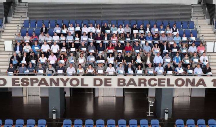 espanyol homenaje socios 25 años pandemia