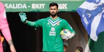 fernando pacheco sergi gomez elche cf espanyol laliga santander martinez valero 2022 23 victoria