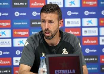 luis garcia continuidad entrenador espanyol salida jugadores