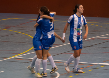 Las jugadoras del futsal femenino celebran uno de los goles | @canaldisset