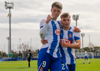 Gastón Valles celebra el gol de la primera mitad | @mongay_photography