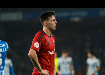 Max Svensson en un partido con Osasuna B | Instagram: @maxsr10