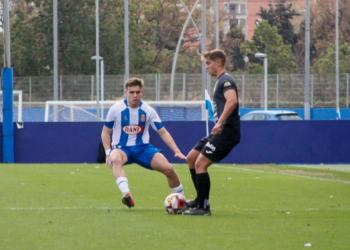Ian Forns defendiendo en la CE Dani Jarque | @mongay_photography