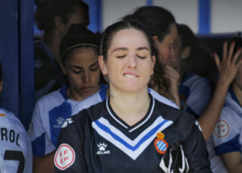 Romane Salvador antes de iniciar el encuentro ante el AEM Fem | @mongay_photography